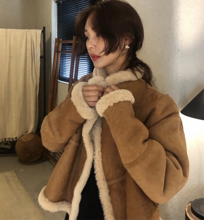 South Korea's Dongdaemun winter atmosphere retro personality temperament niche design fur one-piece short coat
