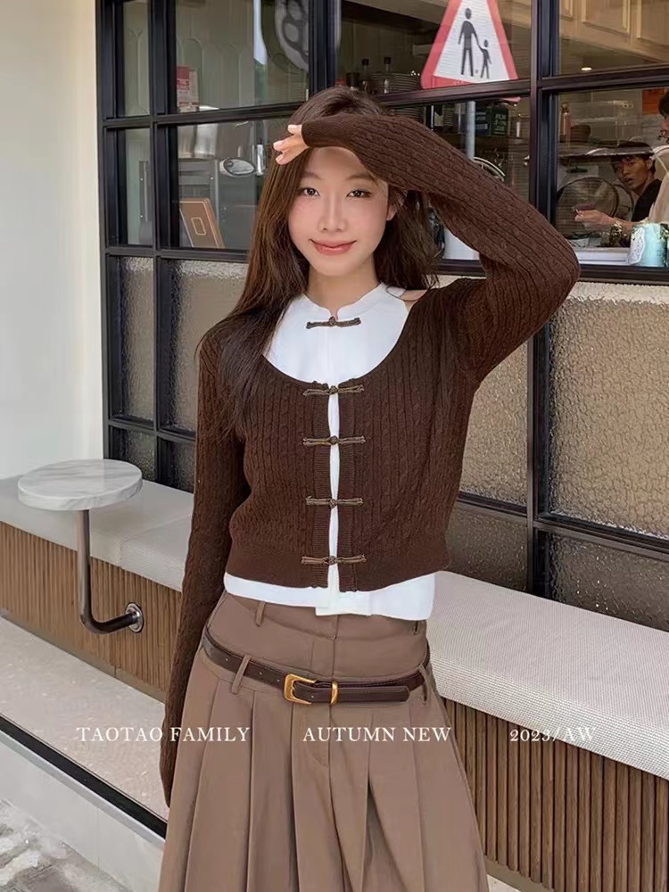 設計感盤扣假兩件針織上衣女2023秋季新款修身短款別致毛衣打底衫