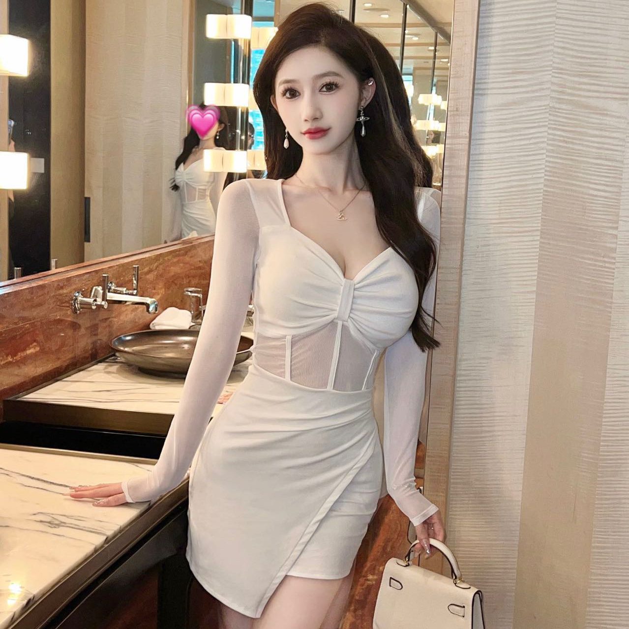 實拍時尚修身顯瘦低胸性感包臀連衣裙子設計感小眾別致氣質