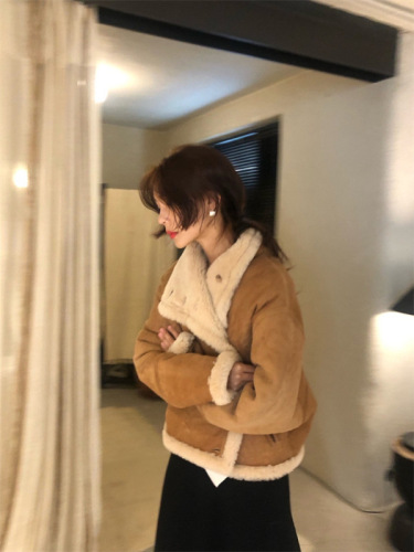 South Korea's Dongdaemun winter atmosphere retro personality temperament niche design fur one-piece short coat