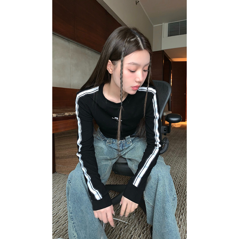 黑色辣妹設計感純欲風短款長袖T恤小眾打底衫女秋季