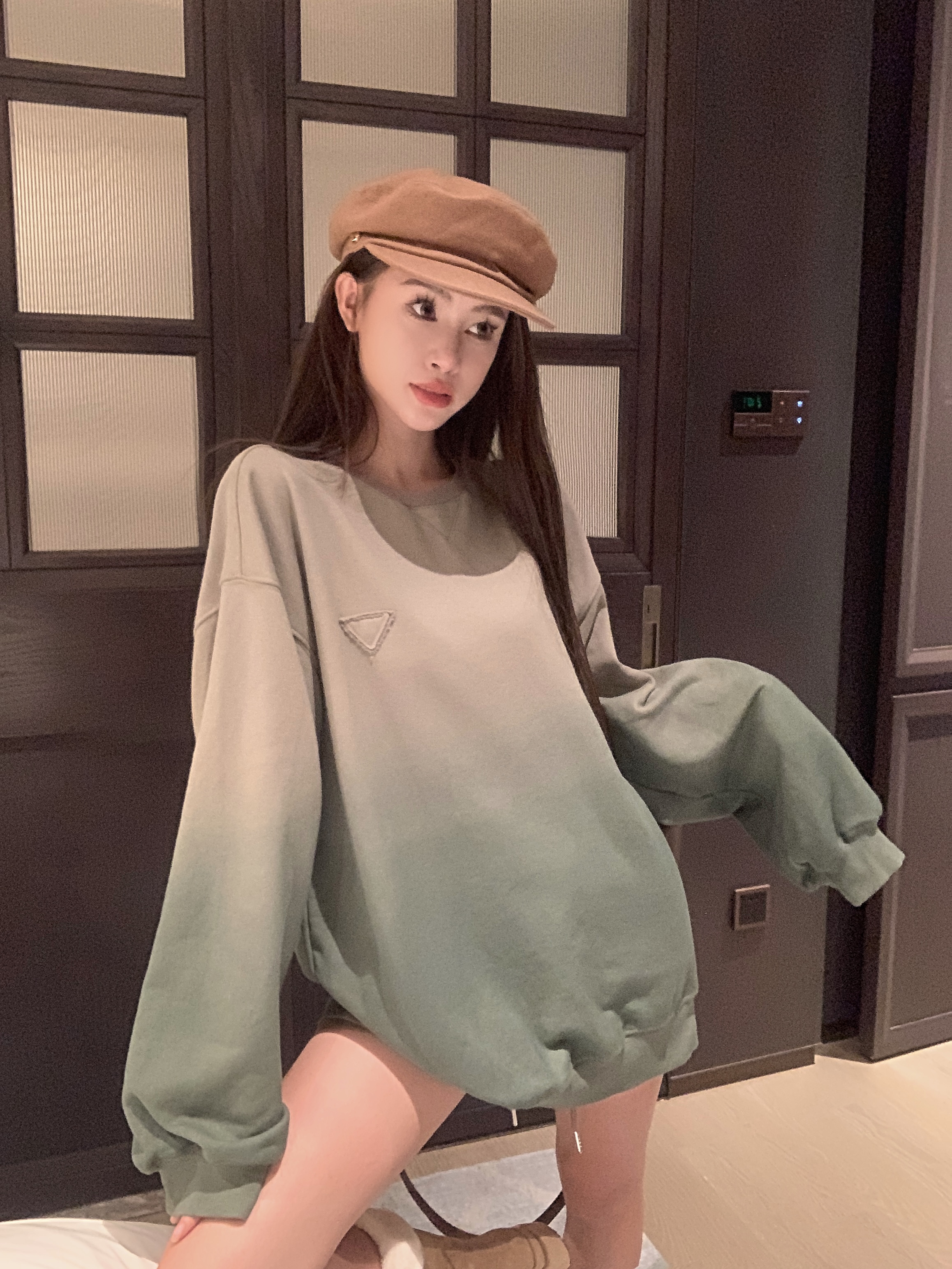 實拍 設計感小眾水洗漸變圓領衛衣女秋季寬鬆顯瘦上衣外套