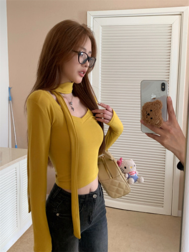 Real shot of fashionable and versatile long-sleeved T-shirt for women 2023 autumn wear temperament slim halter neck design ribbon slimming top