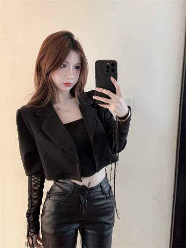 ~Cool hot girl with irregular tube top and designed hollow strap lapel top two-piece set