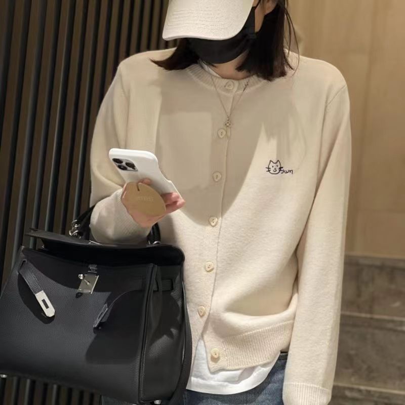 Embroidered kitten round neck buttoned age-reducing cardigan sweater jacket for women in autumn and winter layered casual sweater top