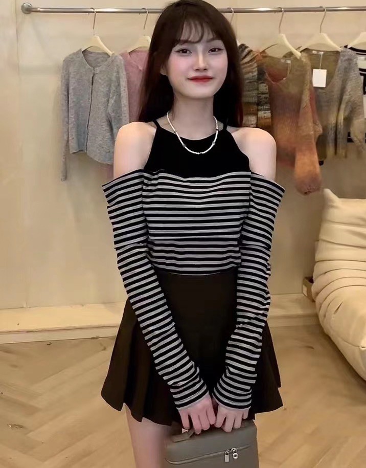 港風別致露肩掛脖假兩件上衣女小眾設計感早秋新款黑白條紋打底衫