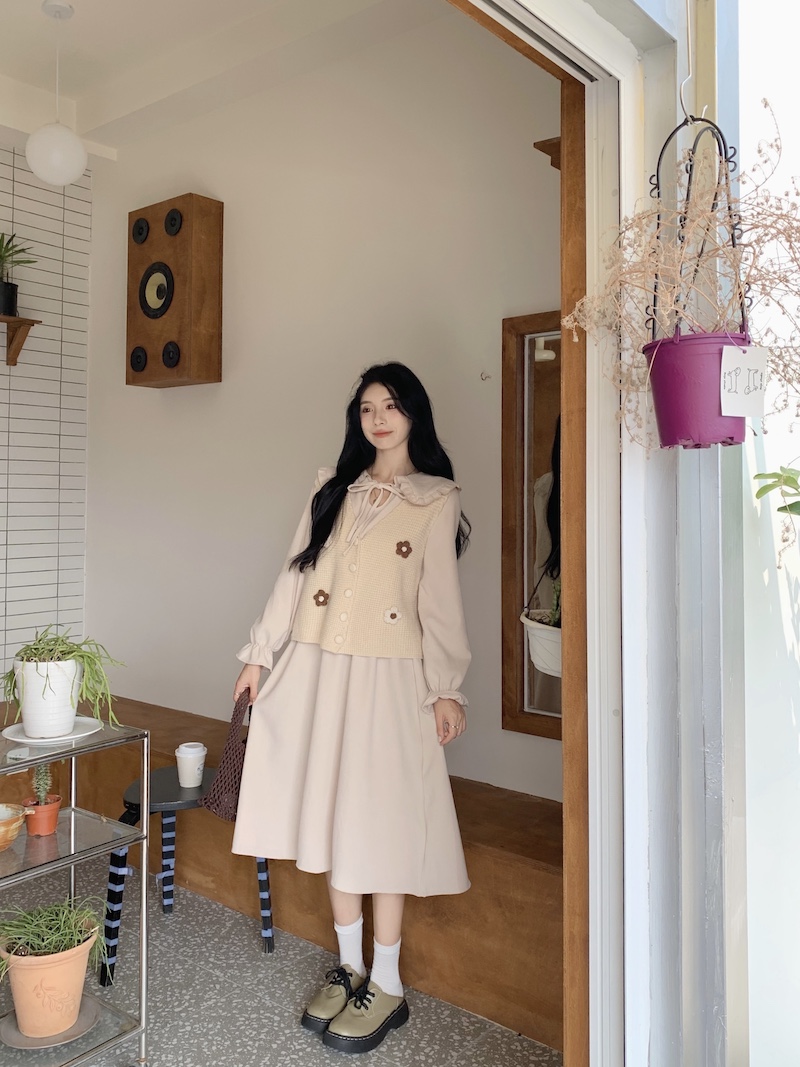 實拍法式甜美娃娃領長袖燈芯絨連衣裙+花朵針織馬甲兩件套