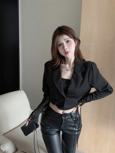 ~Cool hot girl with irregular tube top and designed hollow strap lapel top two-piece set