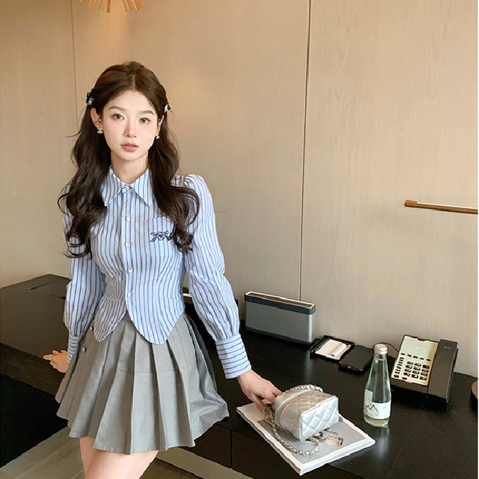 學院風藍色短袖條紋襯衫女2023早秋新款不規則修身設計感小眾上衣