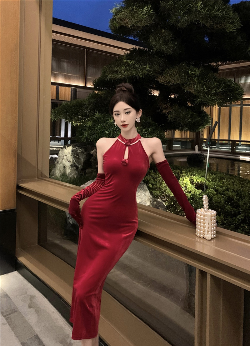 實拍改良旗袍裙新中式少女性感禮服高端輕奢小眾絲絨掛脖連衣裙女