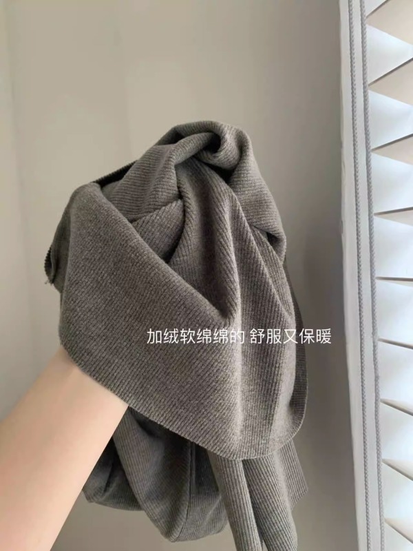 好喜歡！方領露鎖骨純欲長袖t恤女早秋設計感修身顯瘦辣妹打底衫