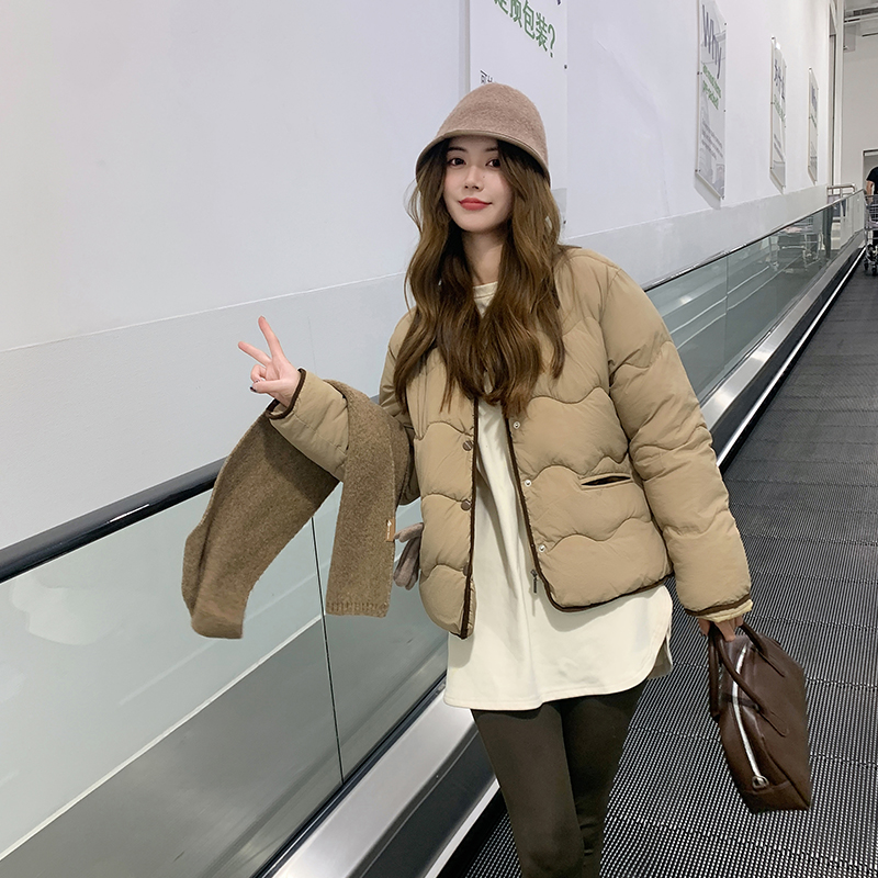 Real shot Korean ins corduroy lapel Dongdaemun light down jacket women's short small fragrance casual jacket winter