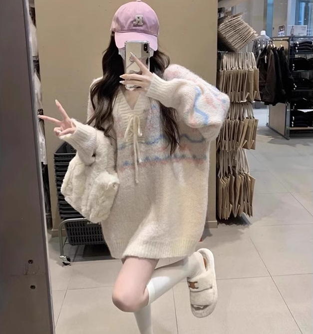 Autumn and winter clothing plus size women's clothing gentle wind soft glutinous sweater V-neck long-sleeved pullover loose sweater that can be worn outside