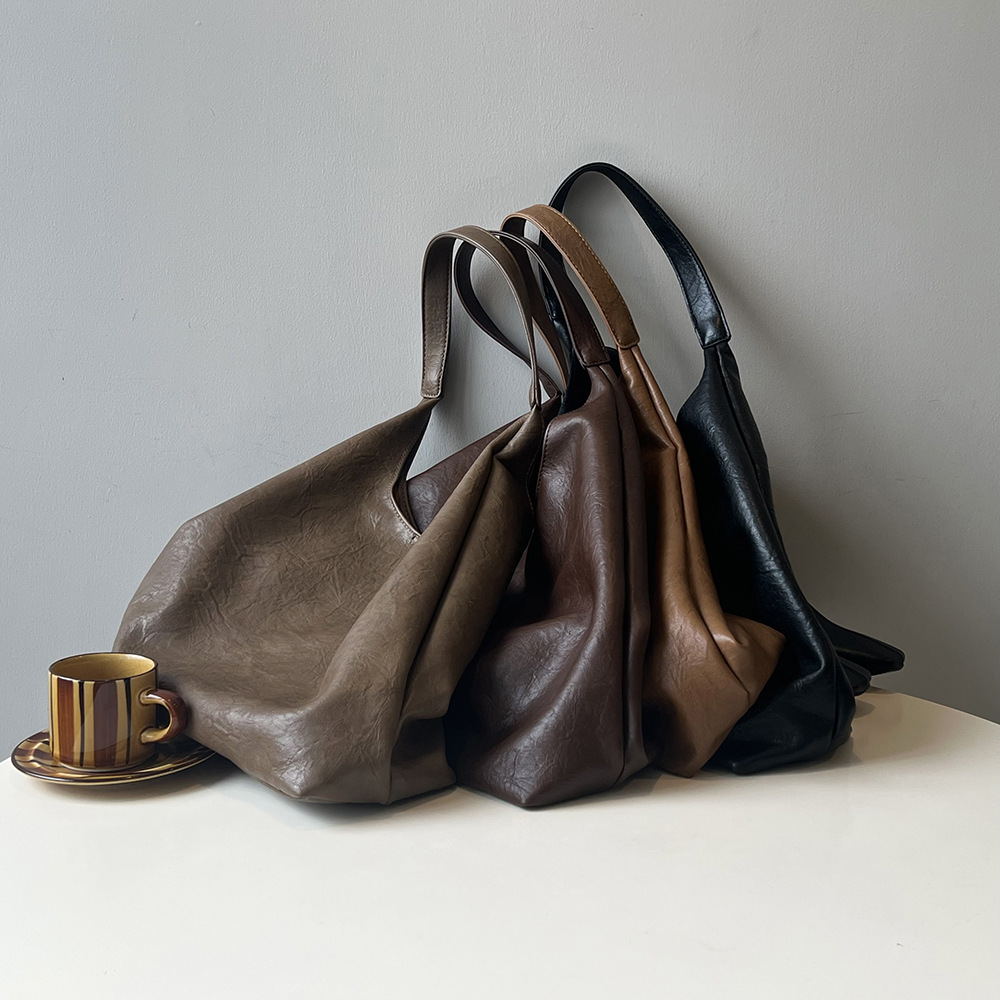 Actual shot ~ Korean style underarm single shoulder large capacity bag for women 2023 autumn and winter new style simple and versatile tote bag