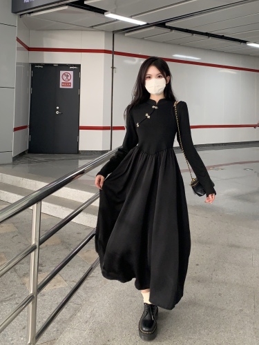 Real shot~Autumn and winter new Chinese style hollow splicing metal buckle long-sleeved temperament waist dress slim long skirt