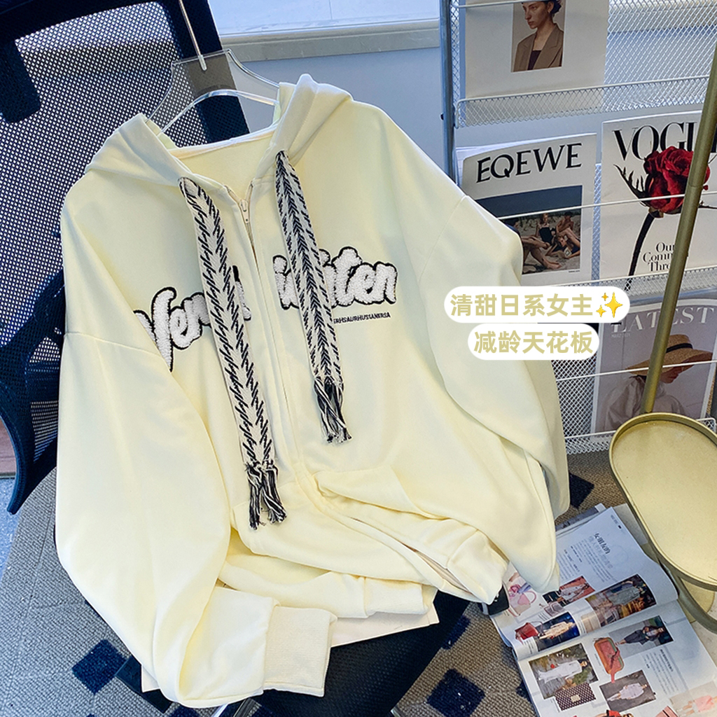 Actual shot of new fashion student wear, big fish scale, autumn towel embroidered letter sweatshirt for women, thin hooded