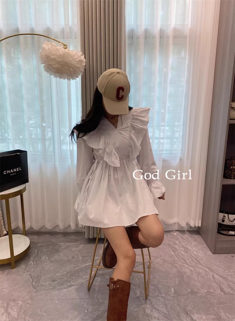 Korean Chic retro V-neck cross ruffle lace-up waist bell sleeve short petite dress