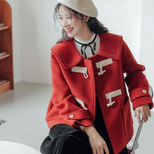 2023 Autumn and Winter New Japanese Style Doll Collar Woolen Coat Horn Button Red Thickened Small Coat Women's Short Style