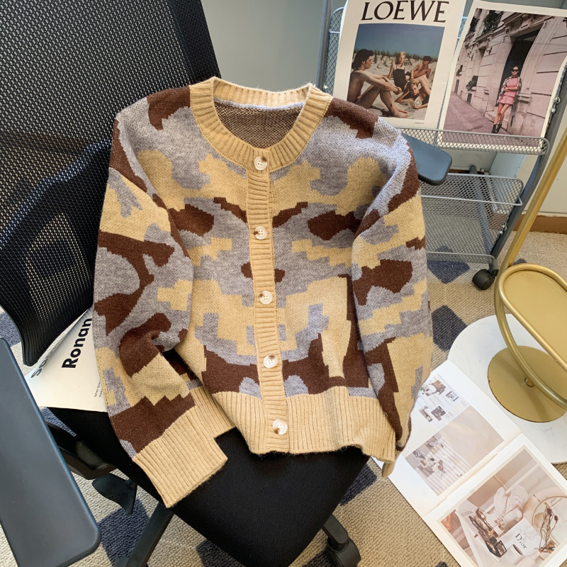 Retro contrasting color leopard print sweater for women loose outer wear Japanese style lazy style short milk coffee color knitted cardigan for small people