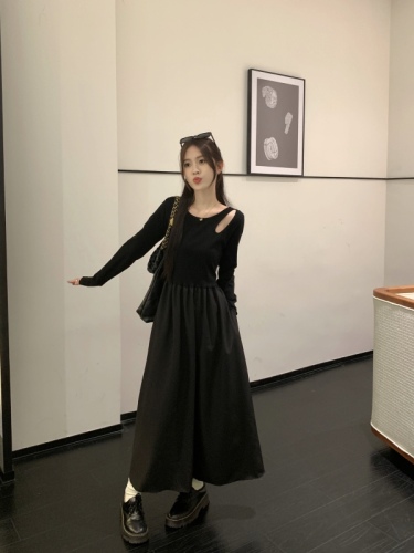 Real shot of autumn and winter women's French black dress with long sleeves, autumn and winter high-end and beautiful long skirt Hepburn style
