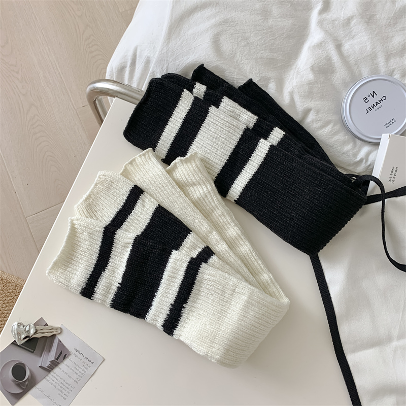 Actual price ~ White piles of socks for women, autumn and winter calf socks, knee pads, black all-match stockings