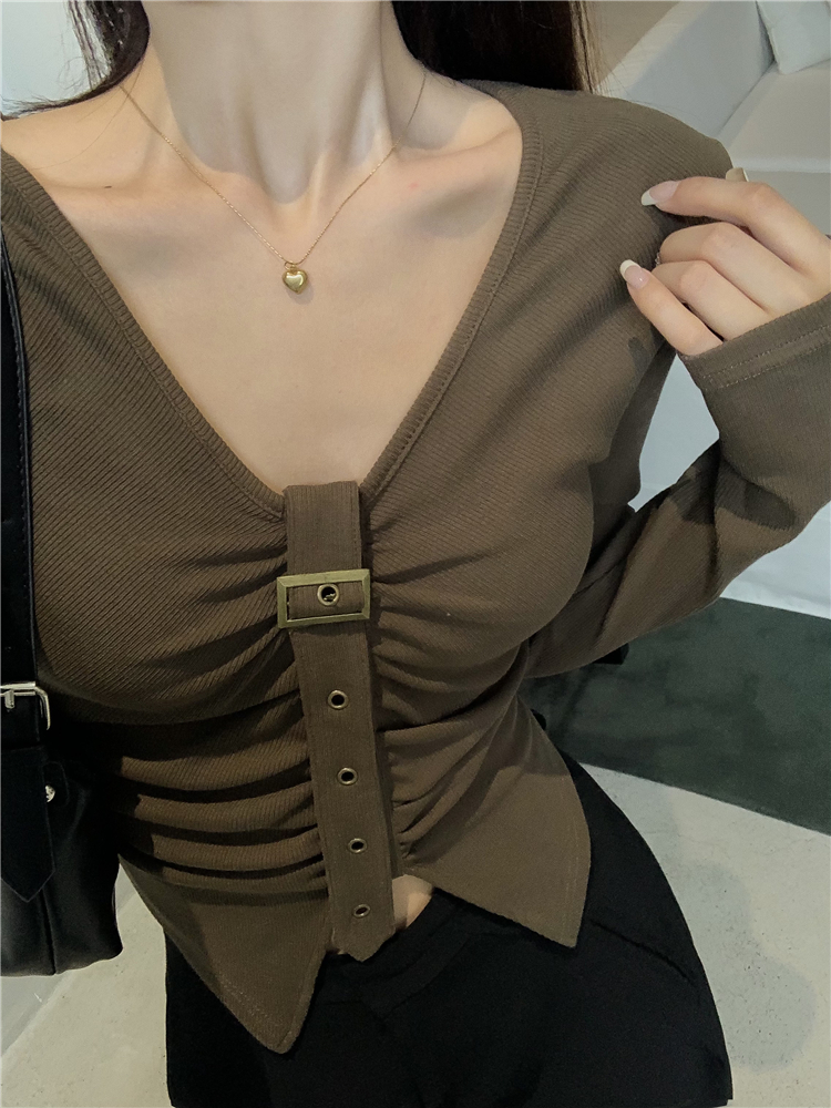 Real shot of French design hot girl pleated slimming big V-neck sweet and cool long-sleeved T-shirt top