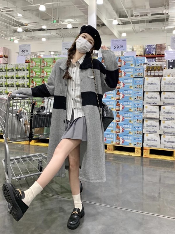 撞色灰色針織連衣裙女春秋2023新款少女減齡顯瘦洋氣長款過膝大衣