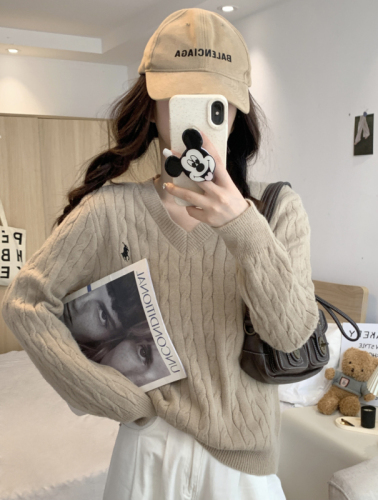 Real shot Twist V-neck pullover long-sleeved knitted sweater for women retro embroidery new ins autumn and winter top