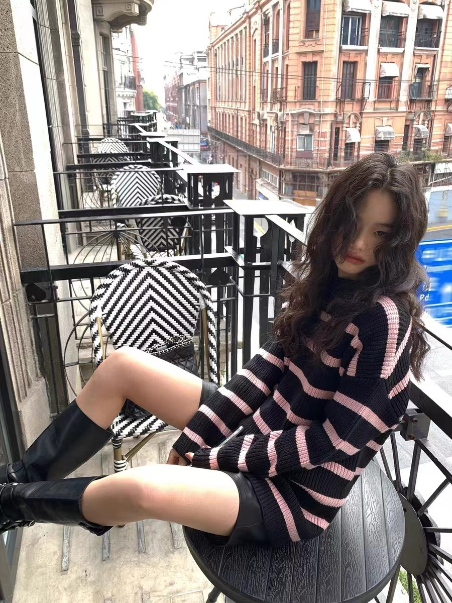 pusumede 條紋復古毛衣女2023秋季圓領套頭寬鬆慵懶風針織衫上衣