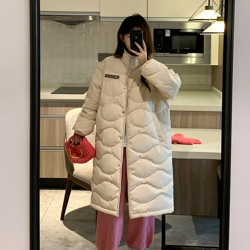 Real shot of long over-the-knee down jacket for women, mid-length 2023 Korean fashion loose thickened bread jacket for winter