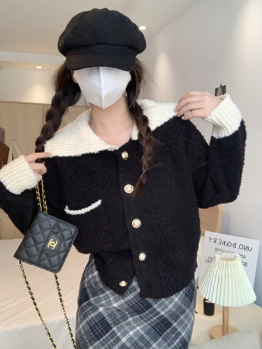 Actual shot of  small fragrance lapel knitted cardigan for women in autumn and winter thickened soft waxy sweater jacket