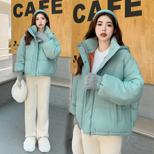 Real shot of color-blocked down-padded jacket for women, college style thickened small man jacket 2023 new winter loose jacket
