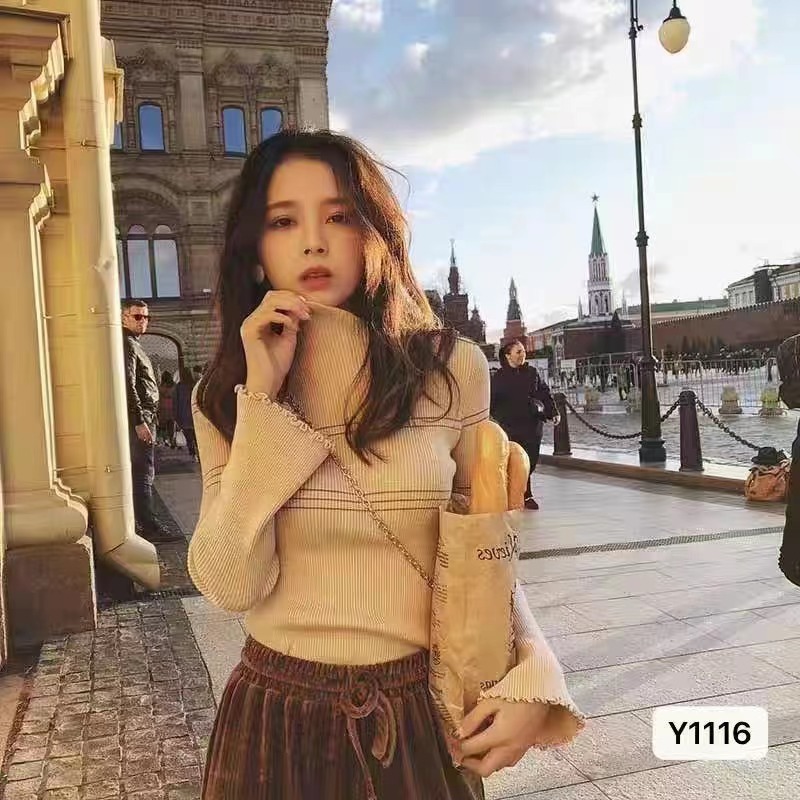 2023秋季新款韓版時尚半高領條紋喇叭袖上衣女