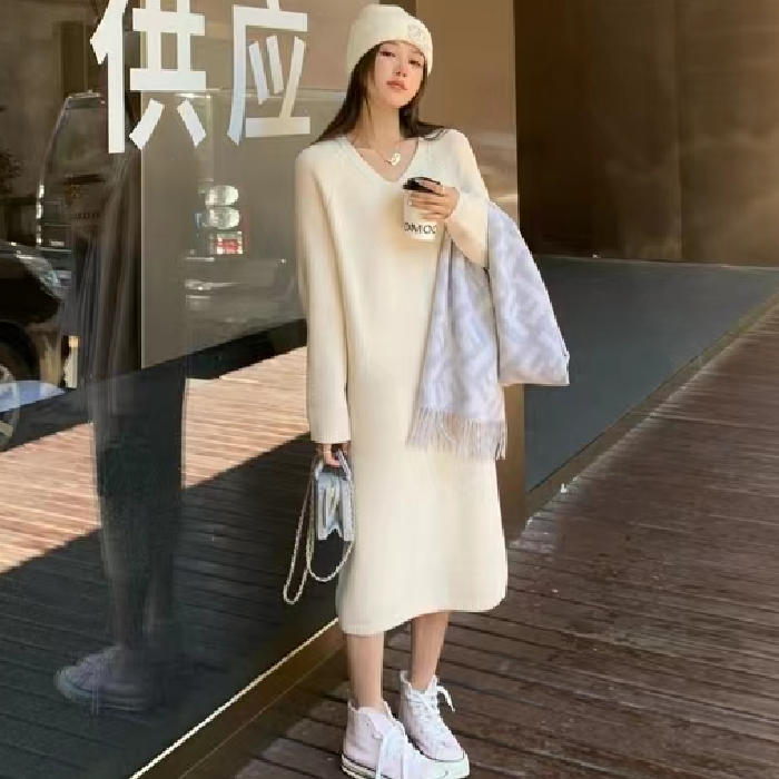 2023 new inner knitted dress, sweater, long autumn and winter bottoming skirt, Hepburn style long skirt for women