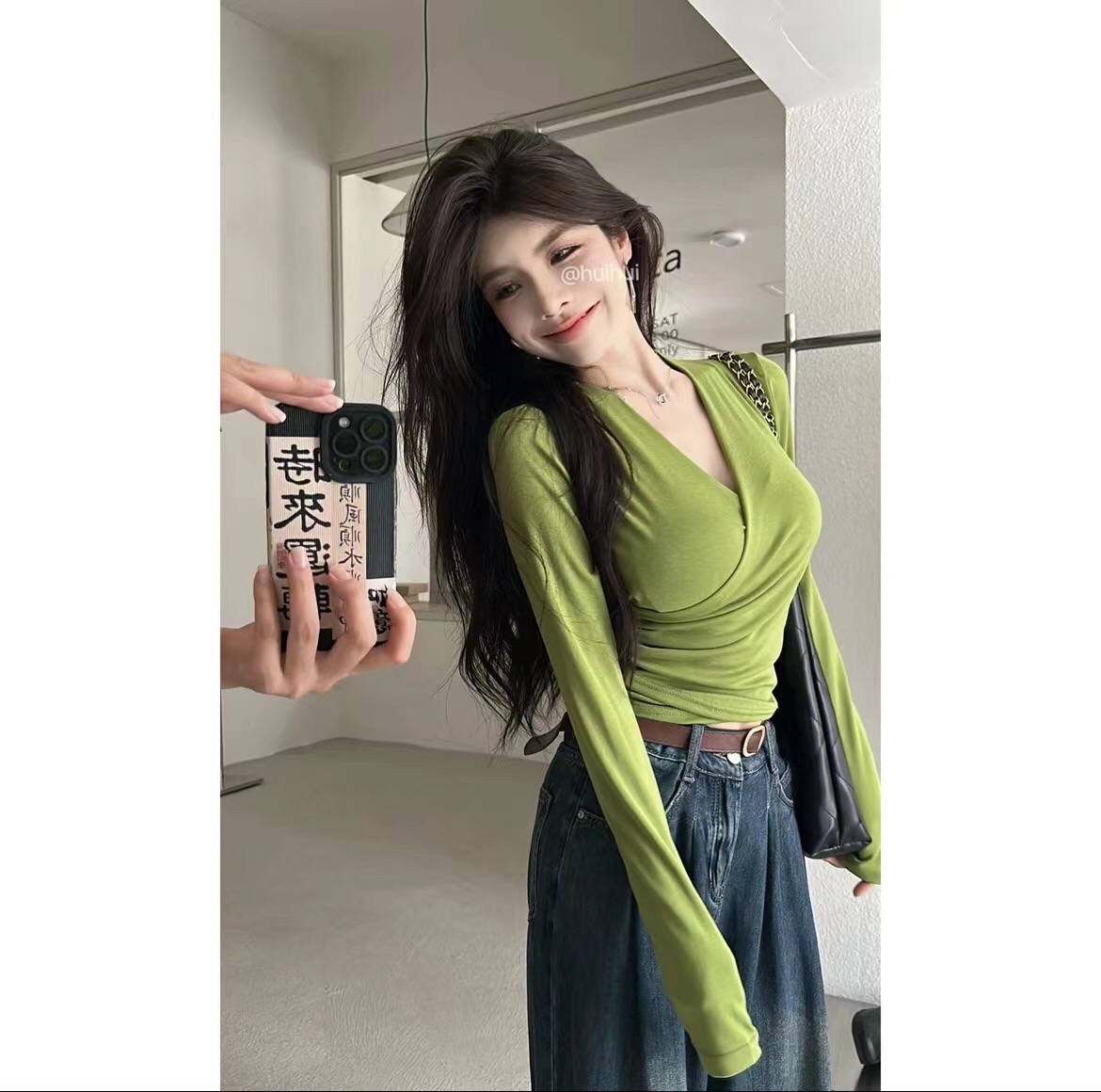 V-neck hottie long-sleeved T-shirt women's early autumn new high-end slim slim versatile sexy waist top