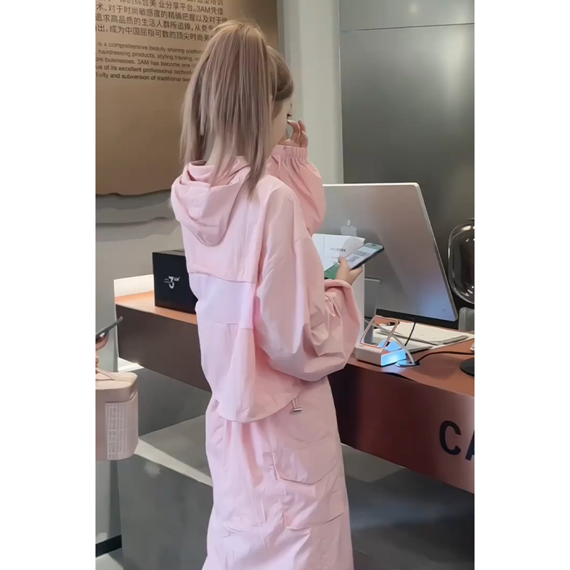 Pink sports suit for women 2023 autumn new style internet celebrity fashion casual jacket and skirt two-piece set