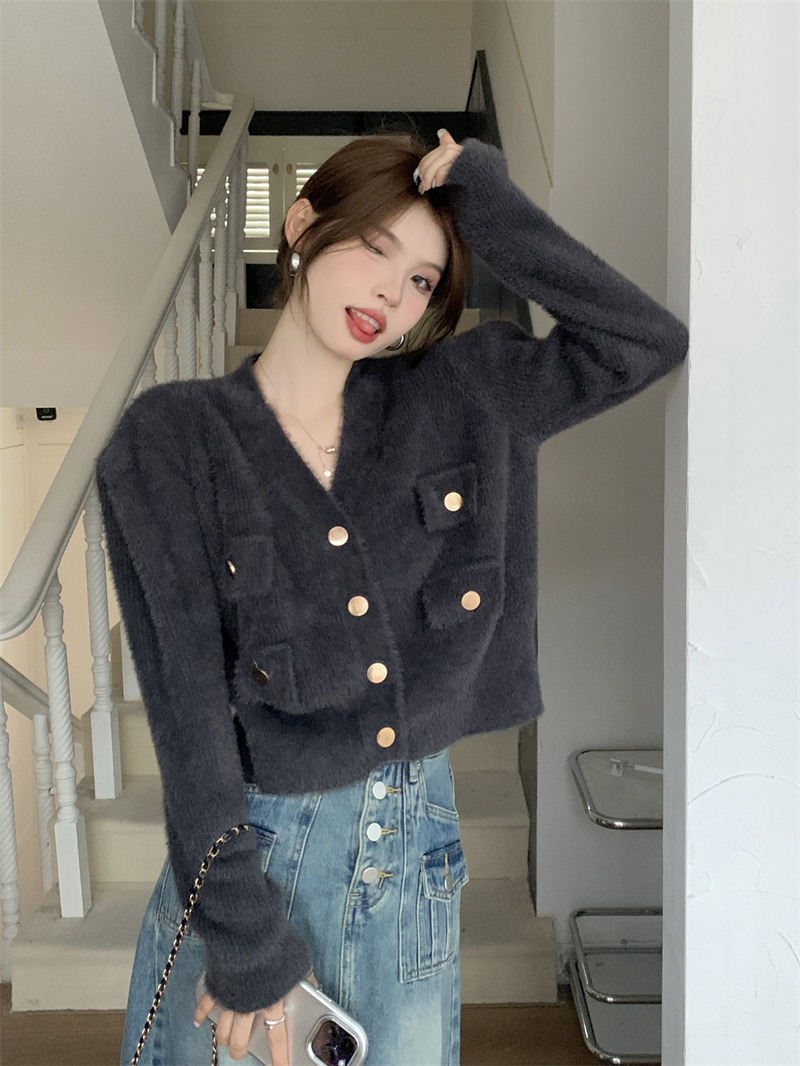 Real shot of Xiaoxiangfeng autumn and winter thickened soft waxy sweater short mink fur long-sleeved sweater jacket for small people