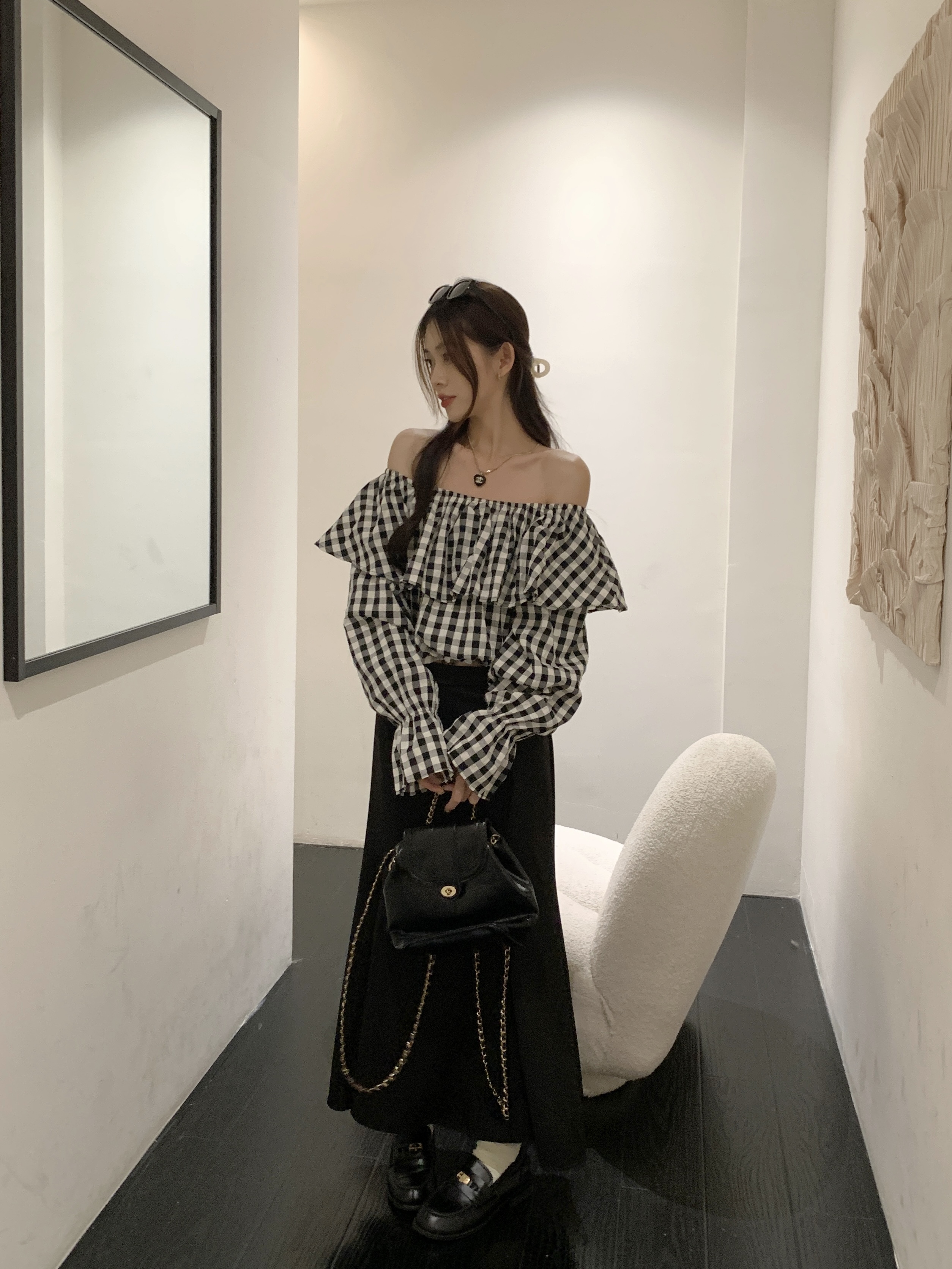 Actual shot of one-shoulder off-shoulder shirt for women, autumn plaid ruffled long-sleeved loose shirt, versatile top