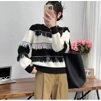 Designed fringed round neck sweater for women in autumn and winter casual soft waxy top Korean style lazy style outer wear long-sleeved sweater