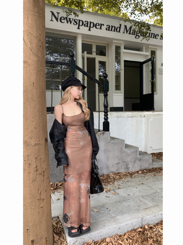 Real shot of knitted mesh fabric cayenne color slim long dress