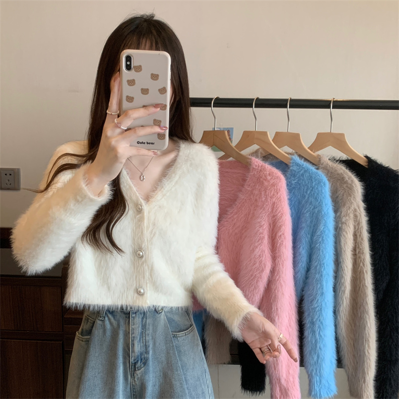 Actual shot of new Korean style short v-neck mink velvet sweater for women autumn and winter coat cardigan top