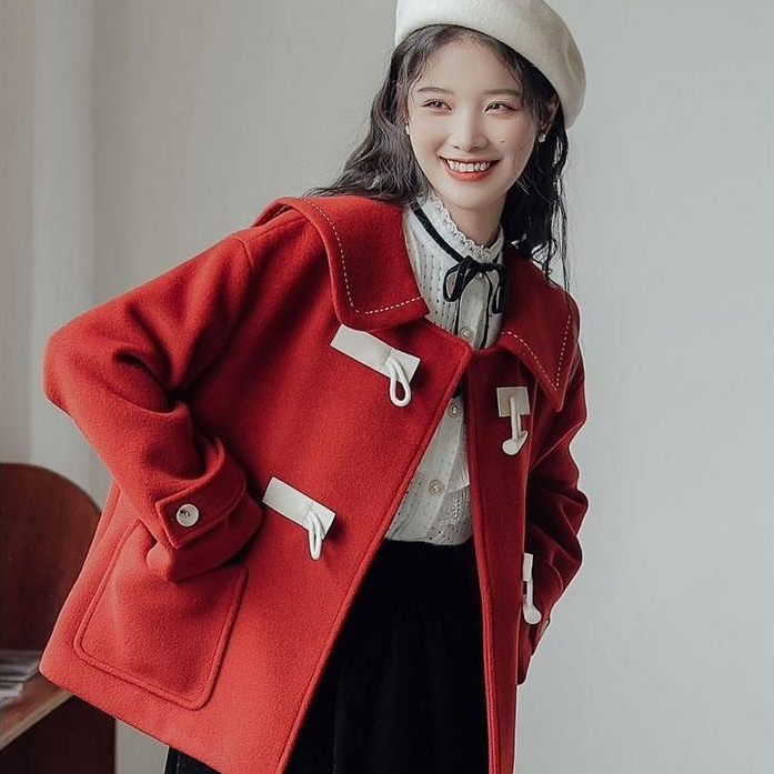 2023 Autumn and Winter New Japanese Style Doll Collar Woolen Coat Horn Button Red Thickened Small Coat Women's Short Style