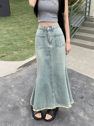 Real shot of autumn high-waisted denim skirt, raw edge denim skirt, long skirt, A-line fishtail skirt