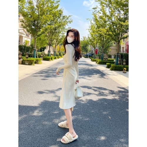  new high-end temperament French coffee break design niche long skirt knitted dress women's spring and autumn
