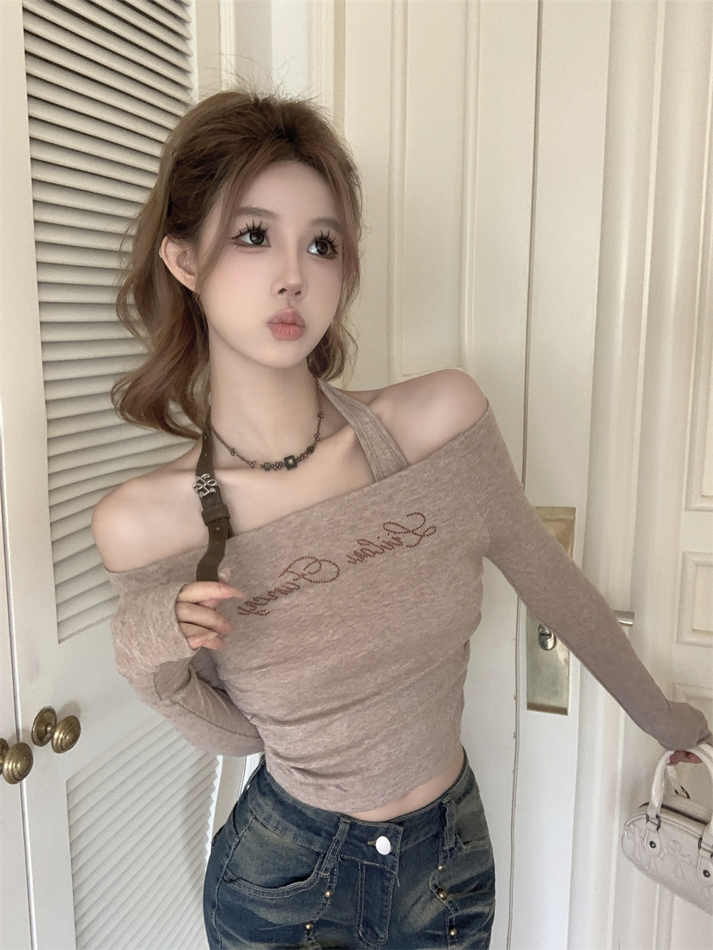Actual shot ~ American-style irregular leather band, hot-drilled short style slim fit one-shoulder long-sleeved T-shirt stacking two-piece set