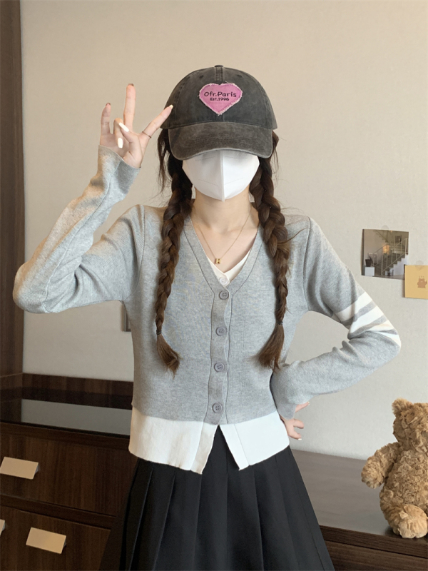 Actual shot of autumn new spliced ​​fake two-piece knitted cardigan college contrasting color cardigan knitted sweater jacket