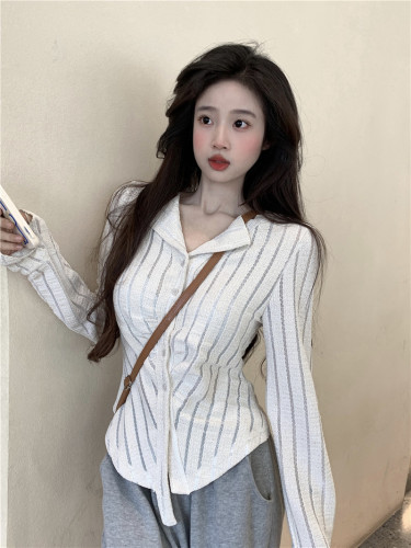 Real shot~Autumn V-neck trumpet sleeve buttoned short irregular pleated slim hot girl knitted cardigan top