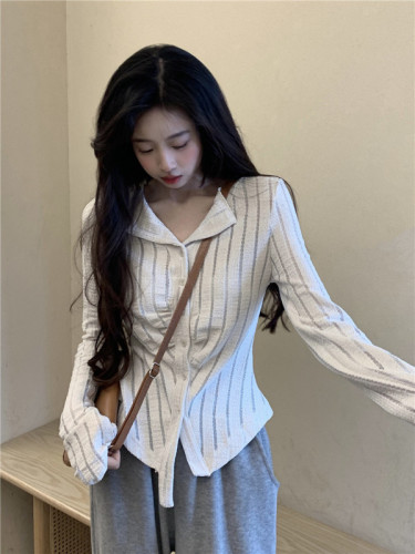 Real shot~Autumn V-neck trumpet sleeve buttoned short irregular pleated slim hot girl knitted cardigan top