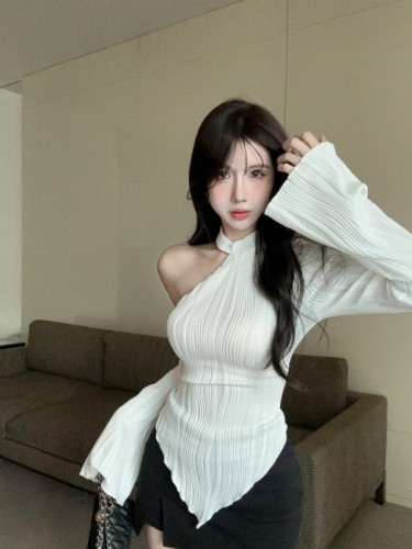 Actual shot ~ Pure desire hottie white off-shoulder autumn and winter new long-sleeved irregular top versatile T-shirt for women