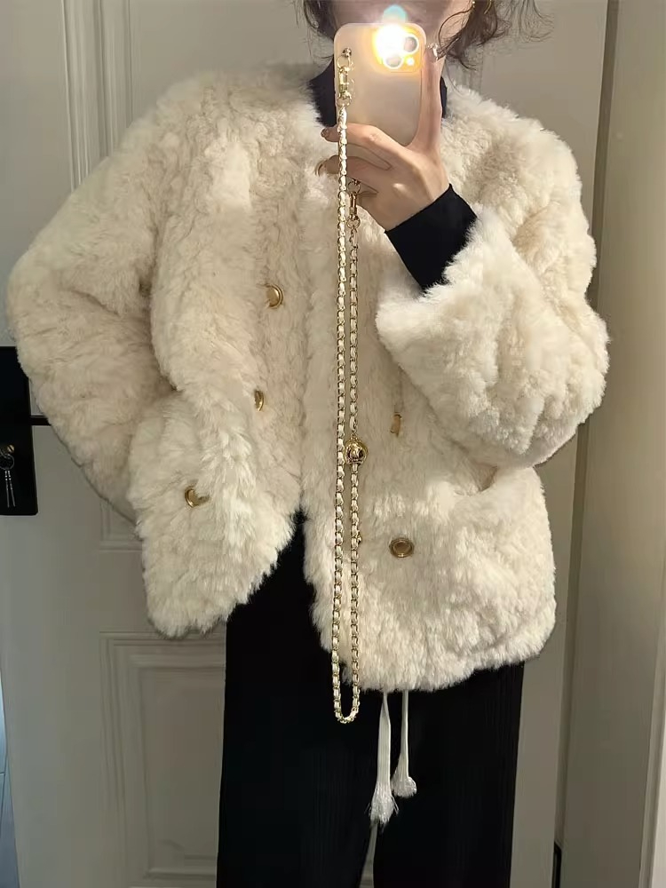 Xiaoxiangfeng lamb wool coat for women 2023 winter new style small loose thickened white fur top cotton coat